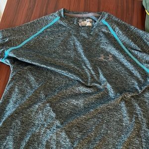 Under armor workout shirt size m